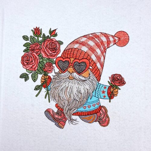 Valentine-s-Day-Gnome-With-Flowers