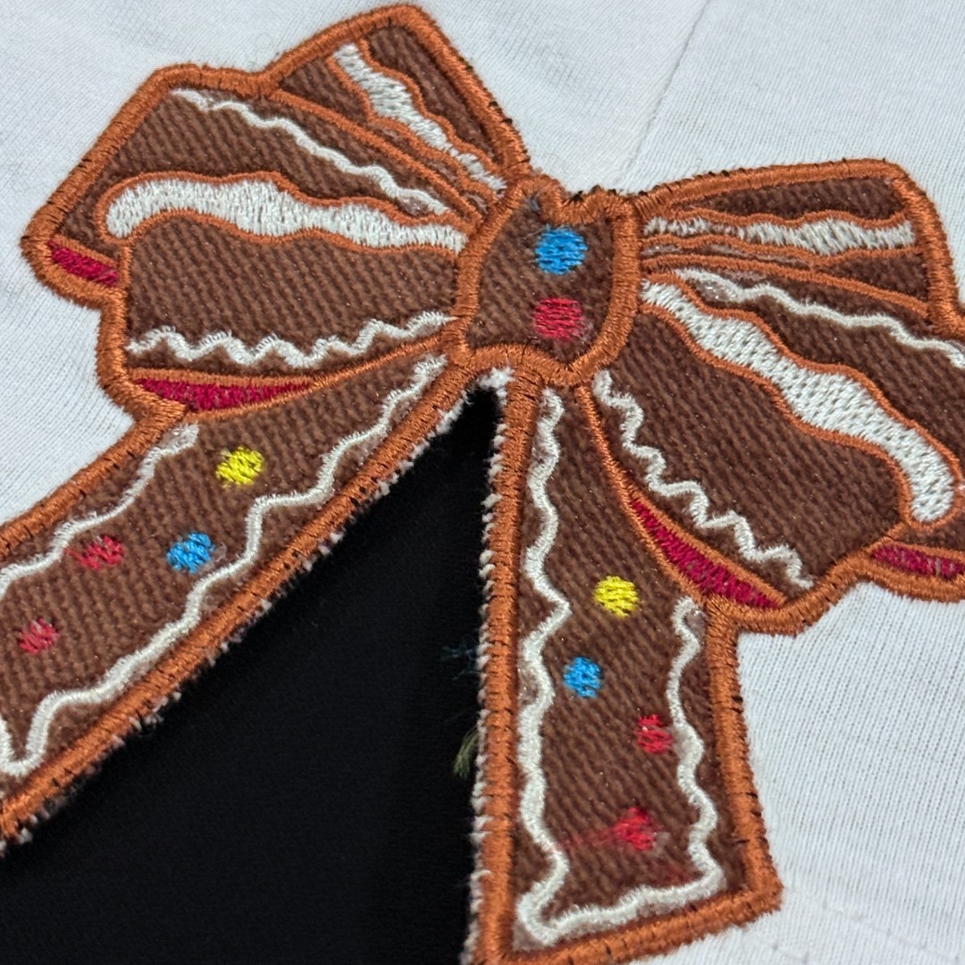 FE04202---Gingerbread-Split-Bow-Embroidery-Design