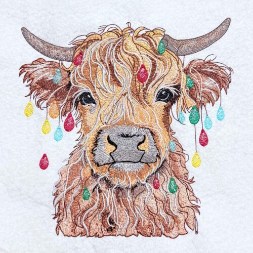 Highland-Cow-With-Christmas-Lights