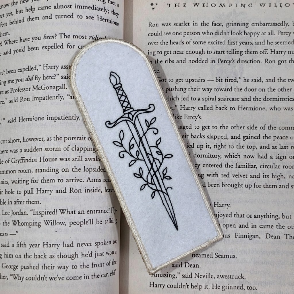 botanical-sword-ith-bookmark-embroidery-design