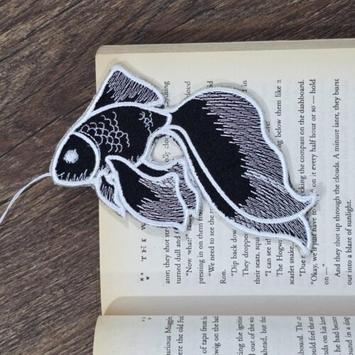fancy-goldfish-ith-bookmark