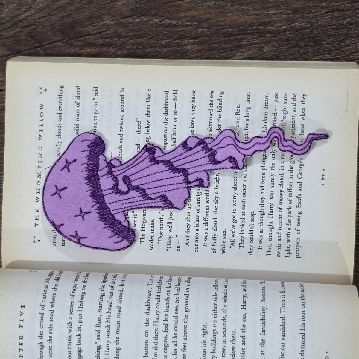 jellyfish-ith-bookmark-embroidery-design