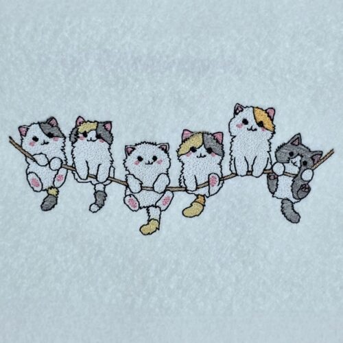 playful-hanging-kittens