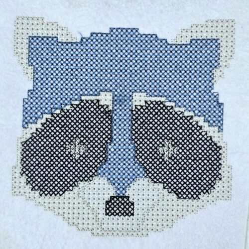 raccoon-face-pixel-art