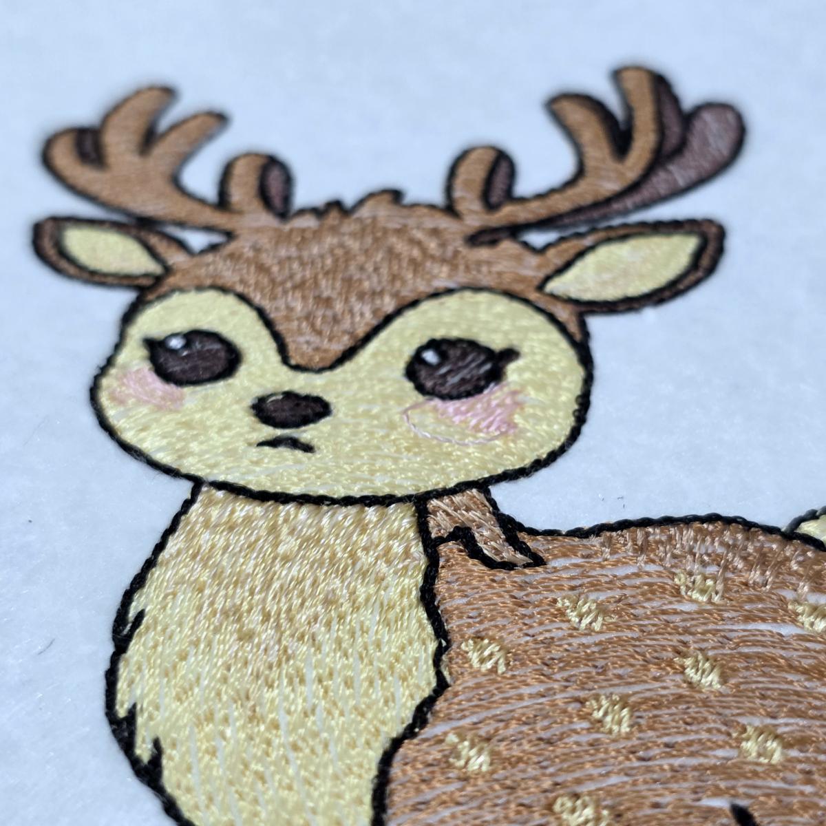 adorable-christmas-reindeer-embroidery-design