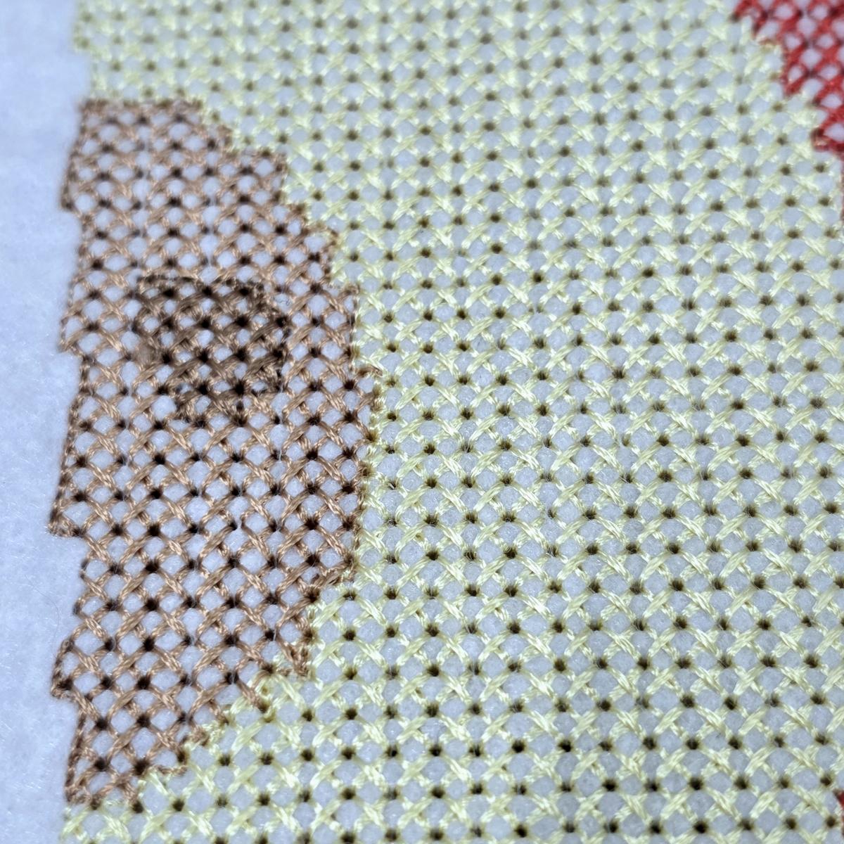 apple-slice-pixel-art-embroidery-design