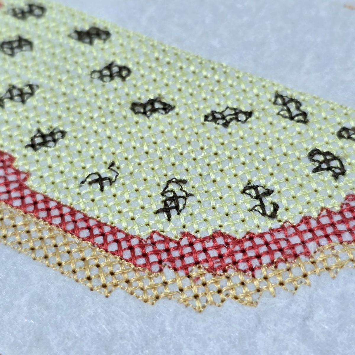 watermelon-wedge-pixel-art-embroidery-design