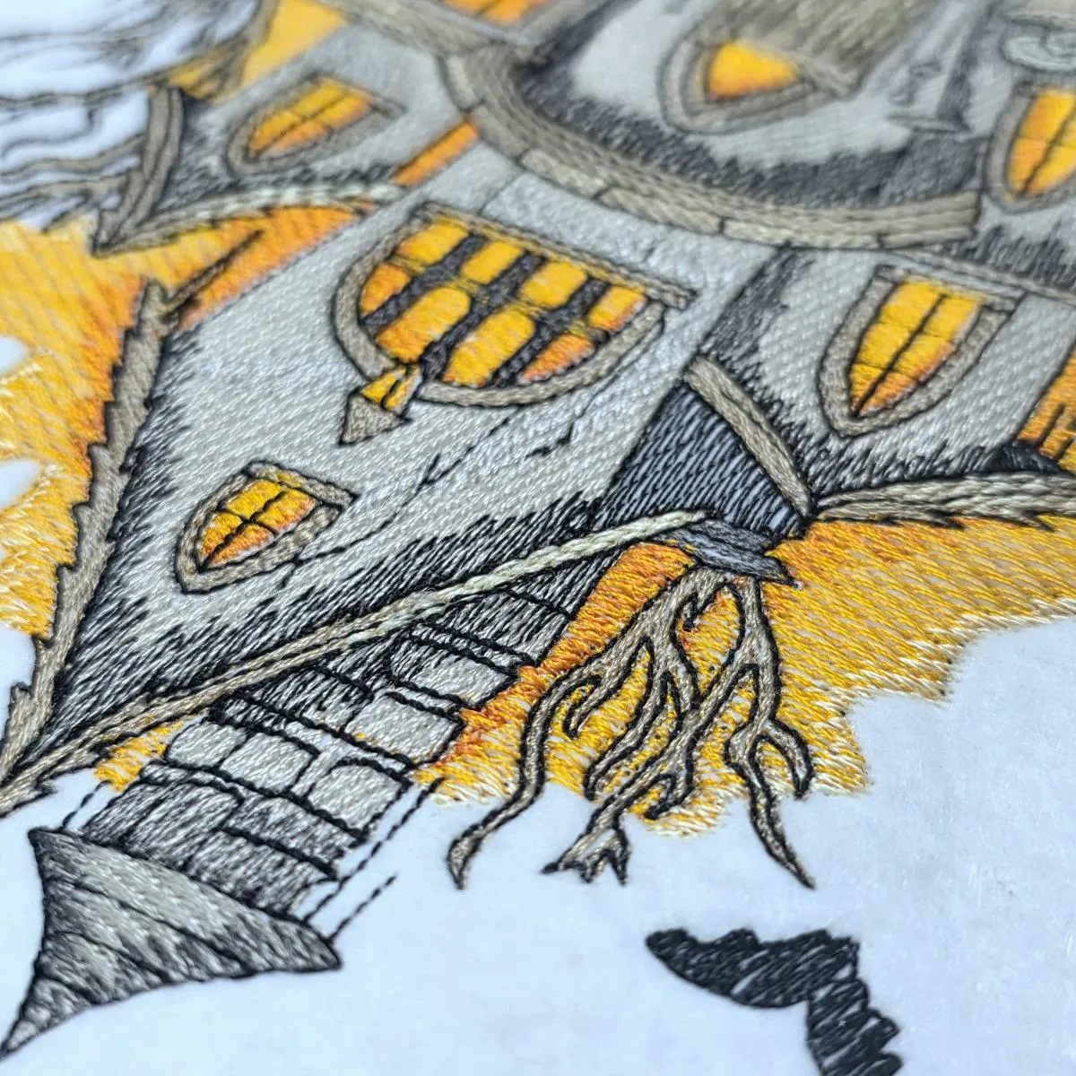 creepy-halloween-house-embroidery-design
